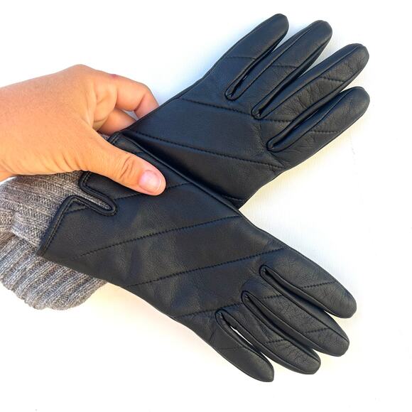 Sandro Paris Logo Embossed Quilted Sheepskin Leather Winter Gloves Black 1 - Picture 2 of 7